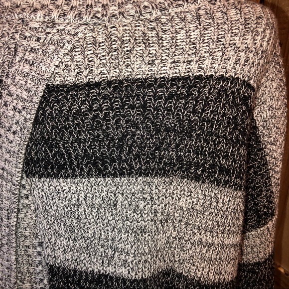 Torrid striped sweater. Like new. Size 00 - Picture 4 of 5